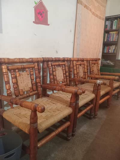 chanuti 4 chair and 1 table