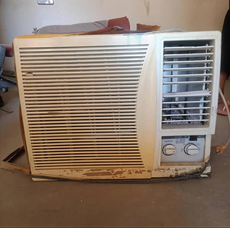 window AC 0