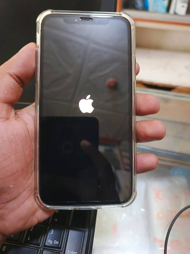 Apple iPhone X 3
