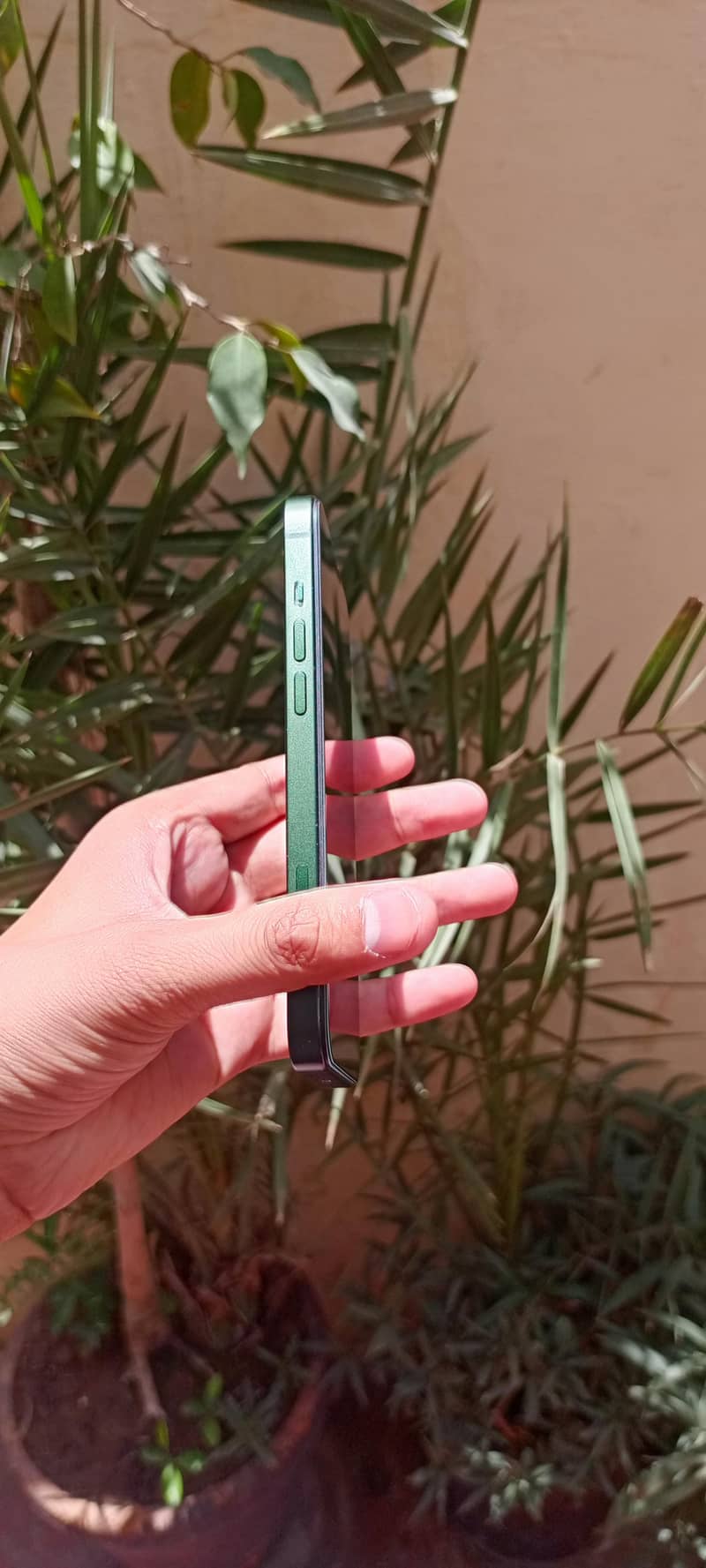 Apple iPhone 13 2