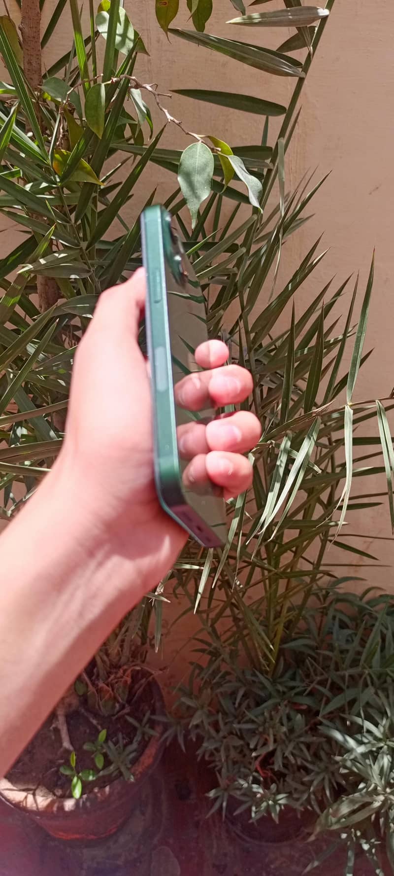 Apple iPhone 13 9
