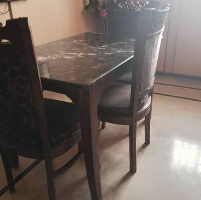 4 Chair's Wooden Dining table