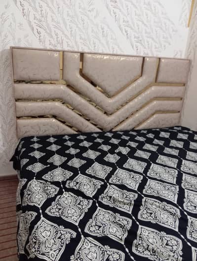only 15 days use brand new Bed full size with 2, side table
