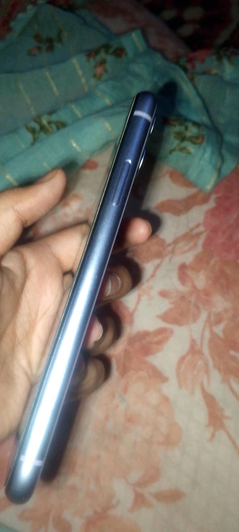 Apple iPhone 11 3