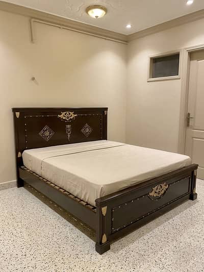 King size bed urgent sale 
