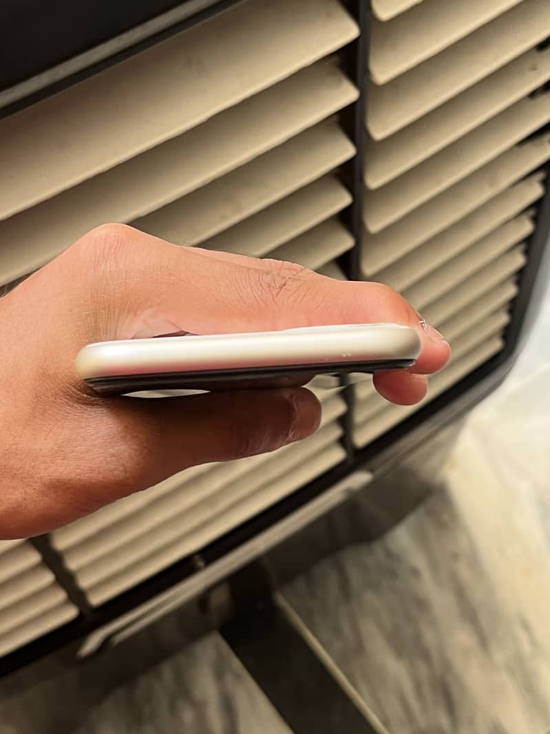 Apple iPhone 11 2