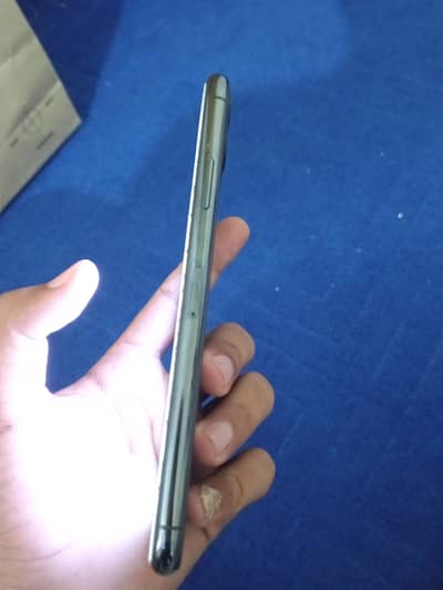 NON PTA i phone 11 pro max fro sale