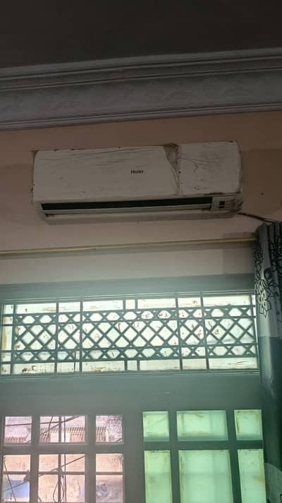 1 Ton Haier split AC non inverter in excellent condition