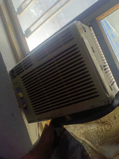 Window AC (Half Ton)