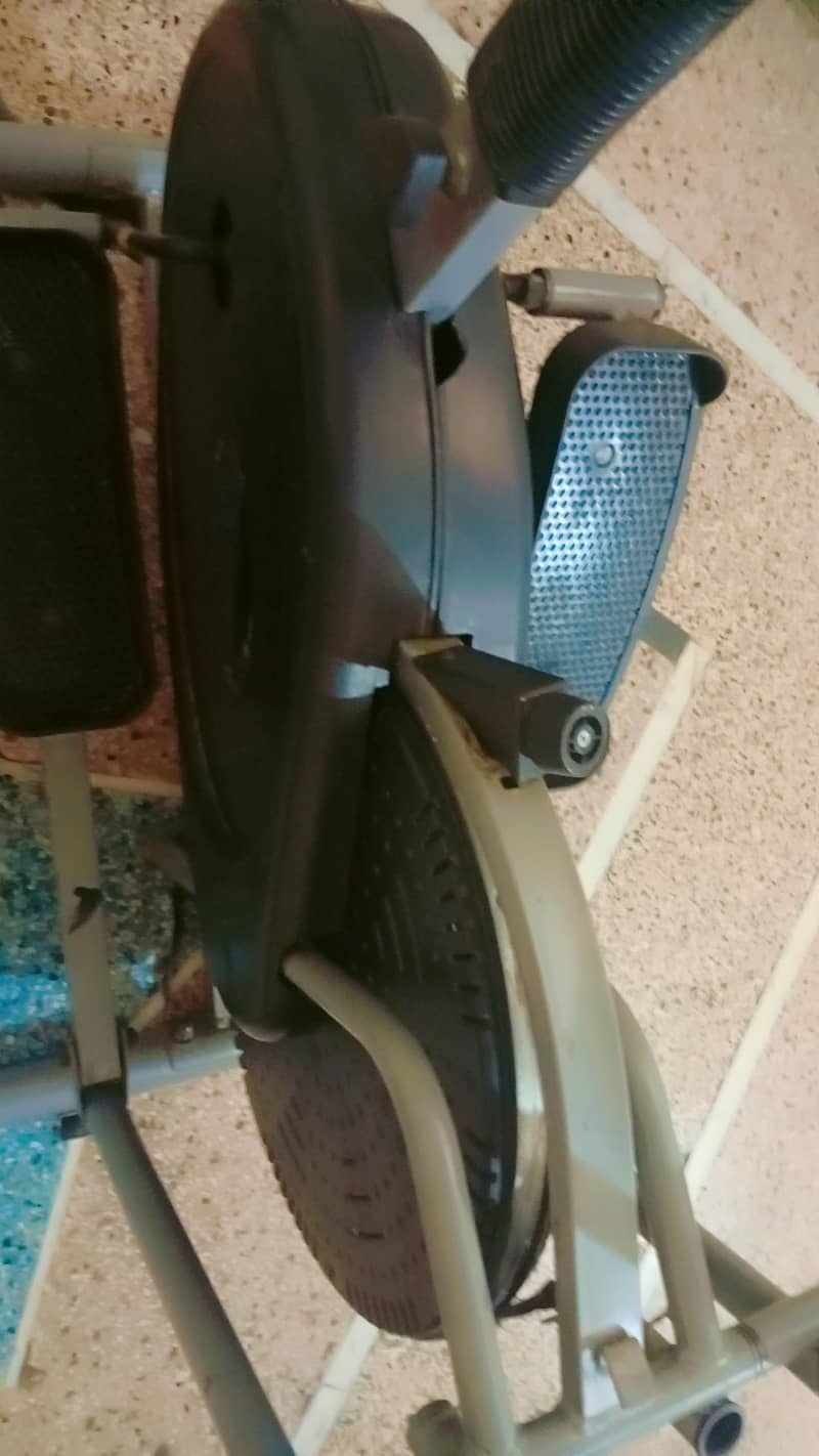 Eliptical trainer. 4