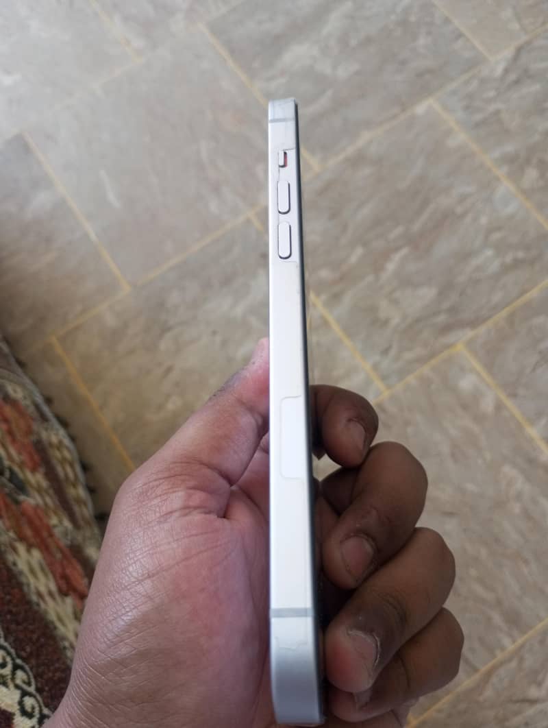 Apple iPhone 14 plus 3
