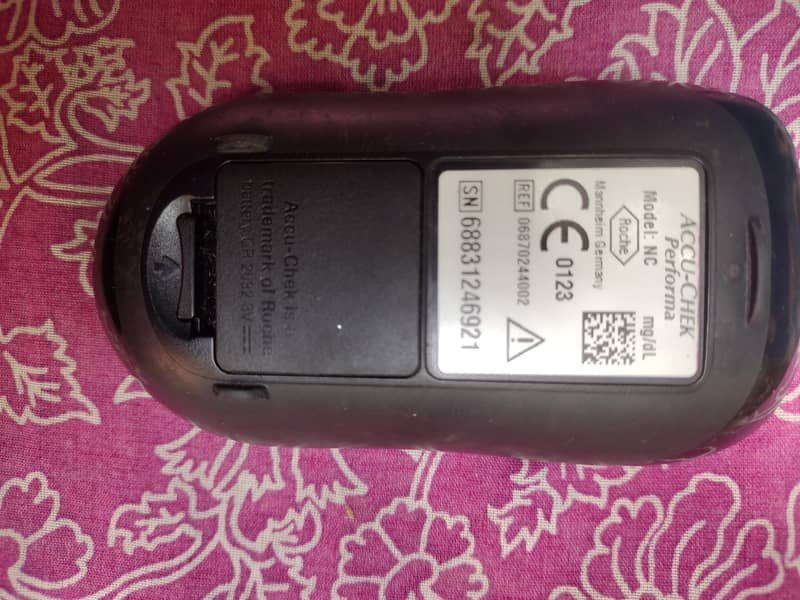 GLUCOSE TESTING MACHINE 3