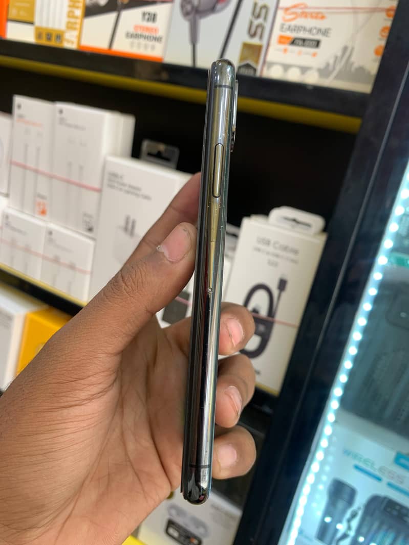 iPhone x 4