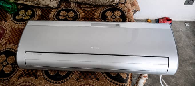 Gree Split AC – Used | 9/10 Condition | Full Cooling