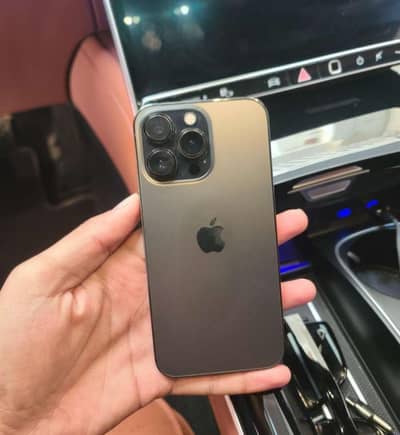 iphone 13 pro   256 GB. 4 month sim time availible
