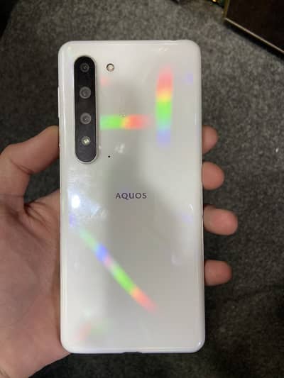 Sharp Aquos R5G