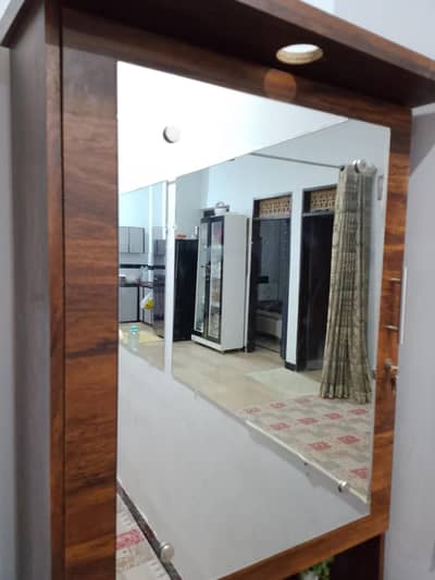 mirror with dressing table with 3 drawers