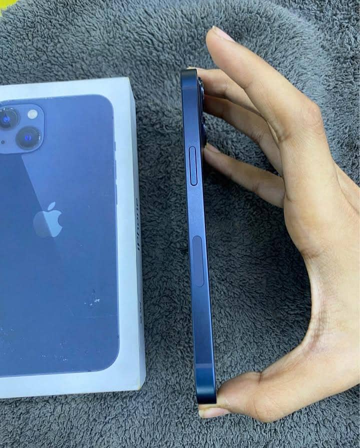 Apple iPhone 13 3