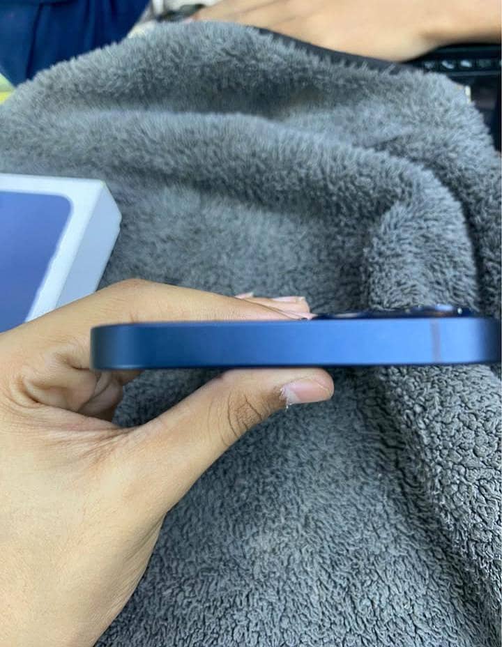 Apple iPhone 13 4