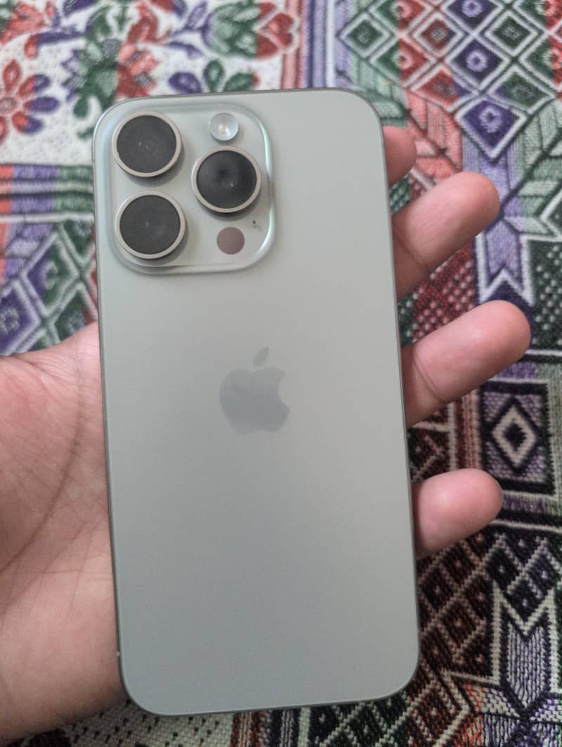 Apple iPhone 15 Pro 1