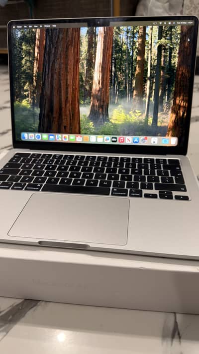 Mackbook M2 Zero scratch 100% battery health for sale