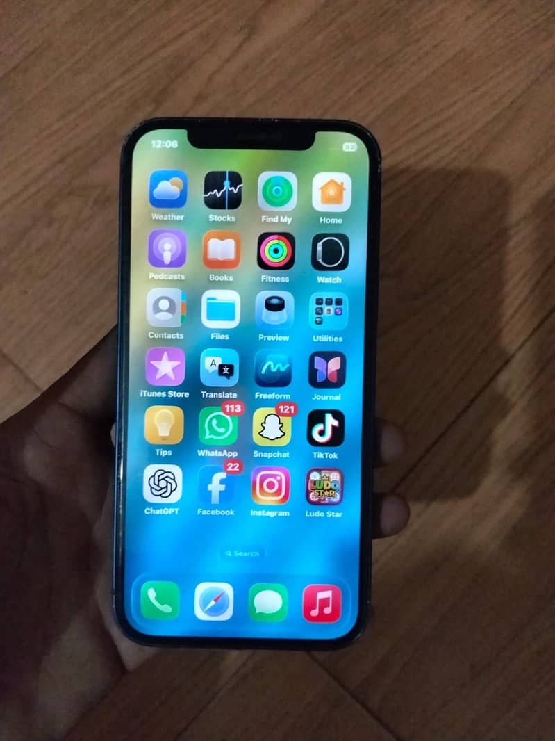 Apple iPhone 12 3