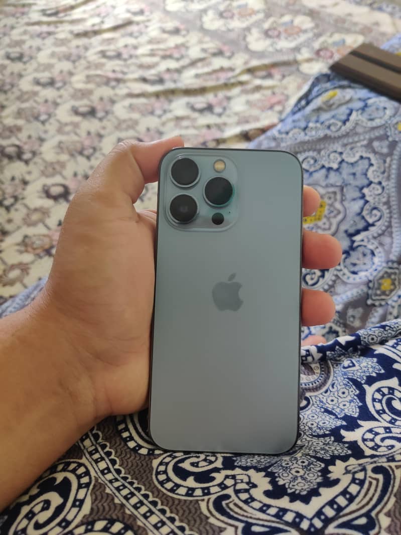 Apple iPhone 13 Pro 4
