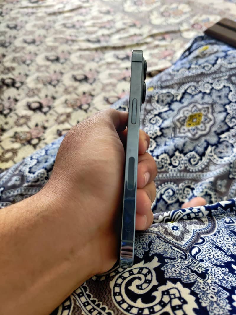 Apple iPhone 13 Pro 6