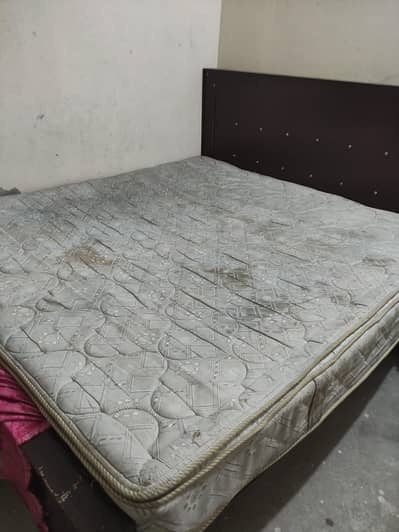 ماسٹر اسپرانگ میٹریس برائے فروخت – اچھی کنڈیشن 7/10