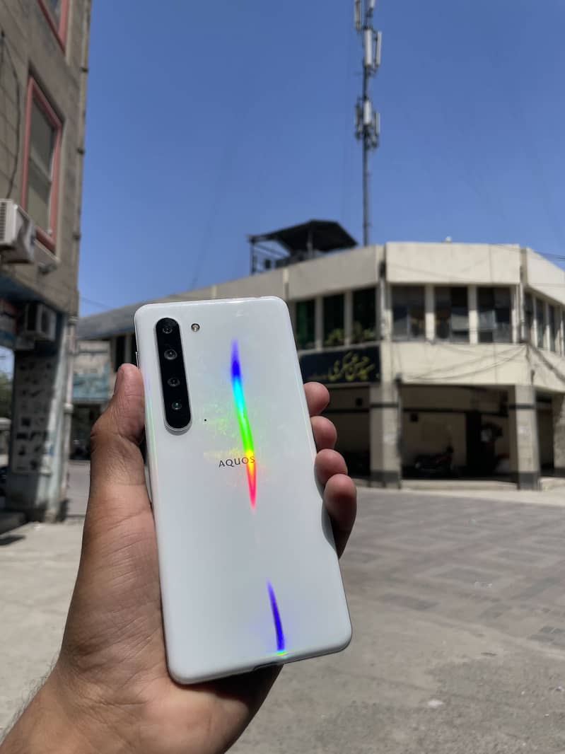 Sharp Aquos R5G 2