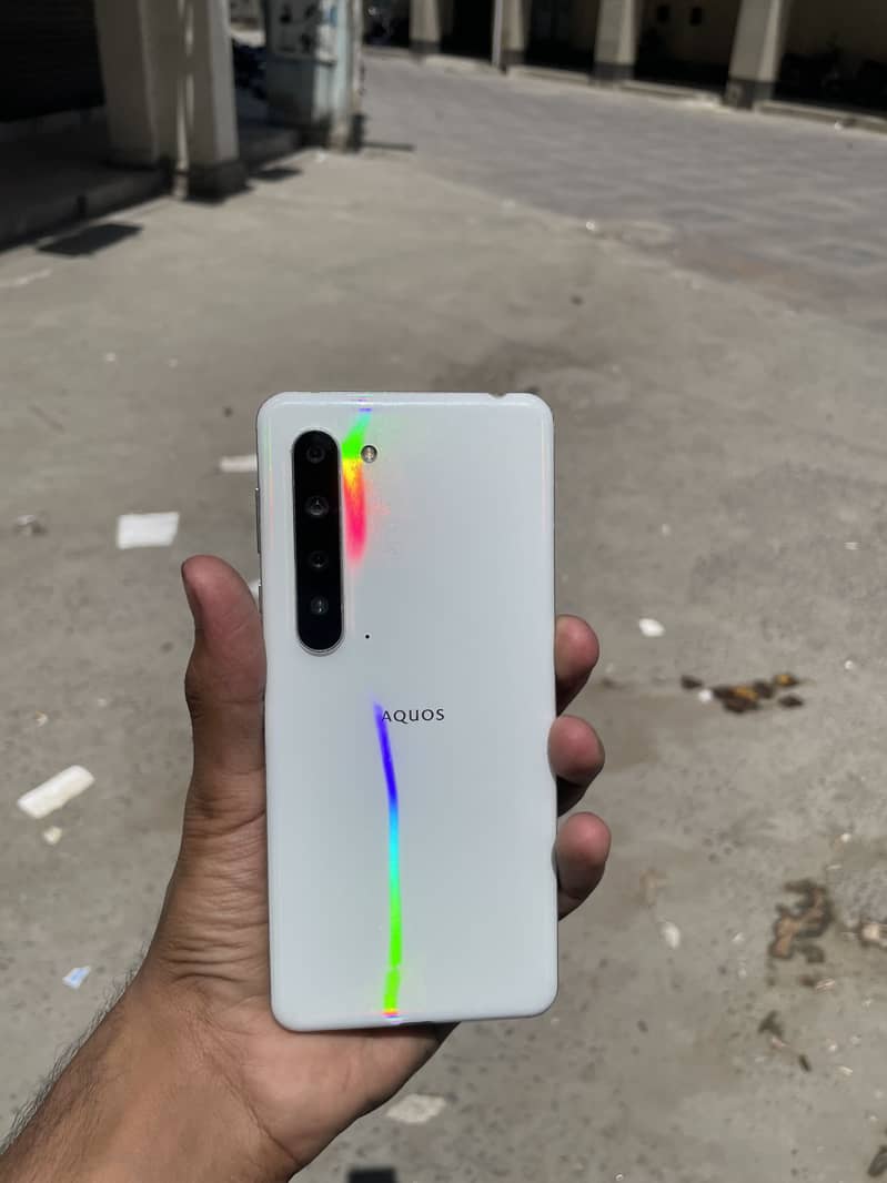 Sharp Aquos R5G 3