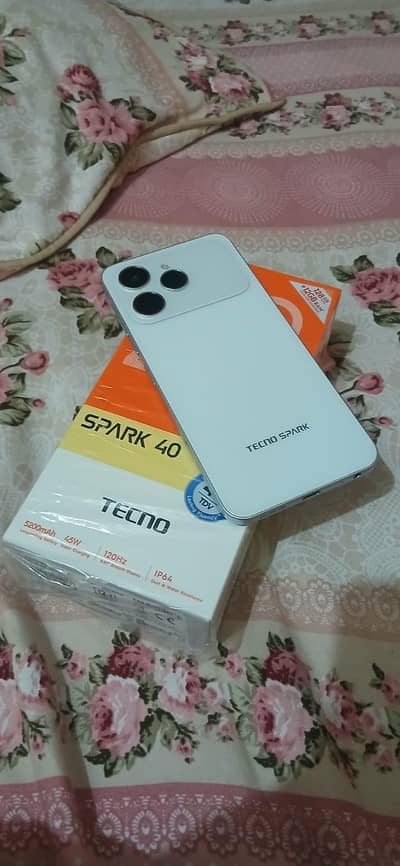 Tecno sprak 40.6 gb 128 gb. . 03004397733