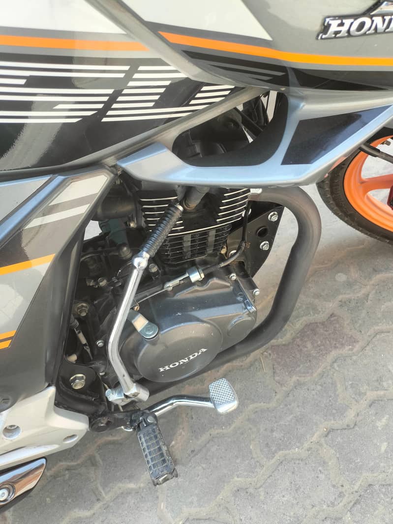 CB150F 3