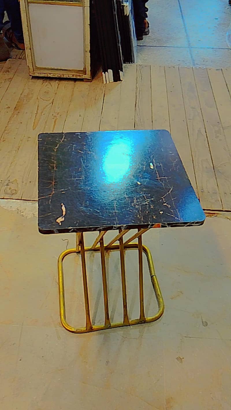 square shape table 0