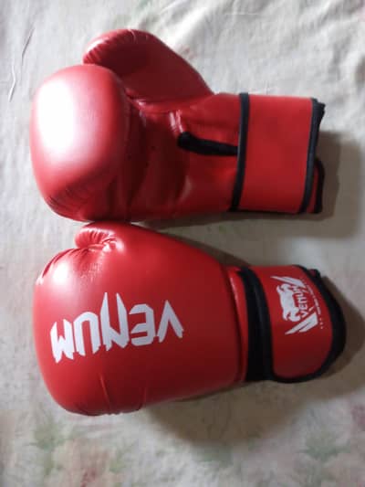 Venum boxing gloves for sale high quality urgent sale