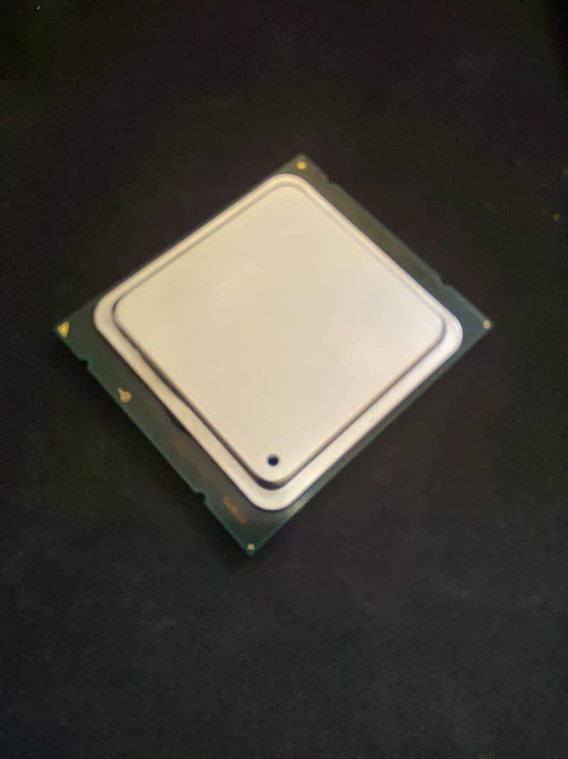 Intel Xeon E5 2520 3