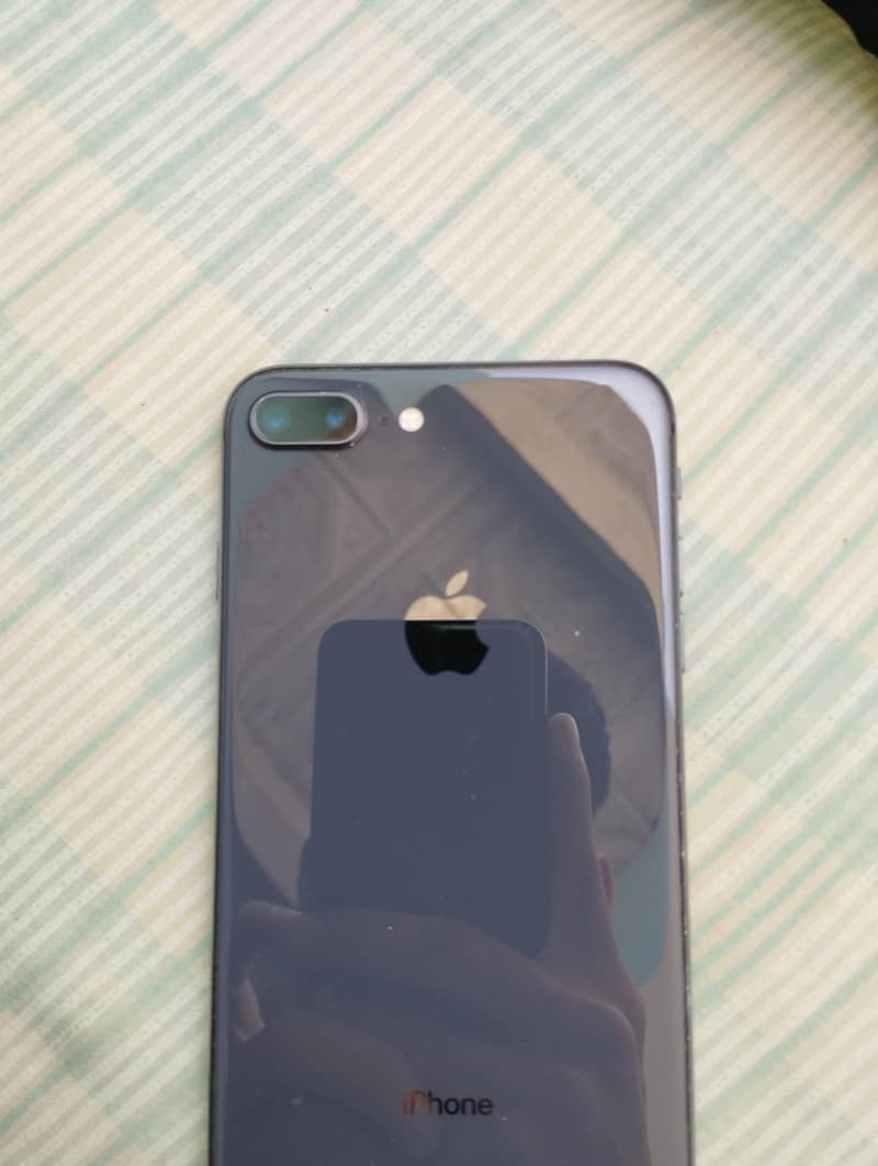 iPhone 8 plus 4