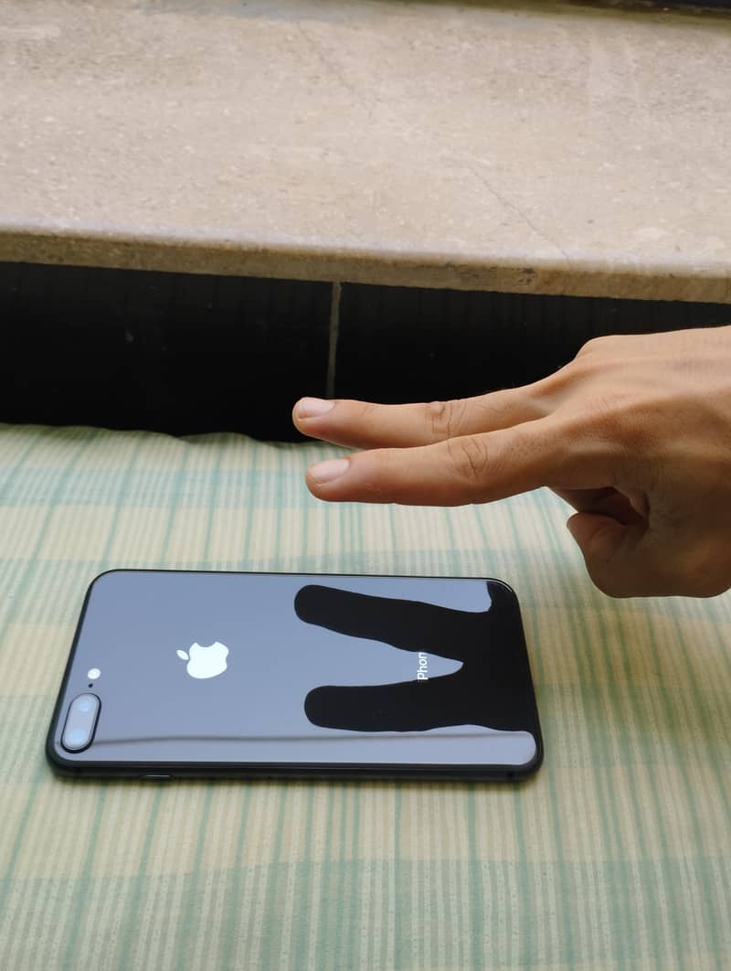 iPhone 8 plus 6
