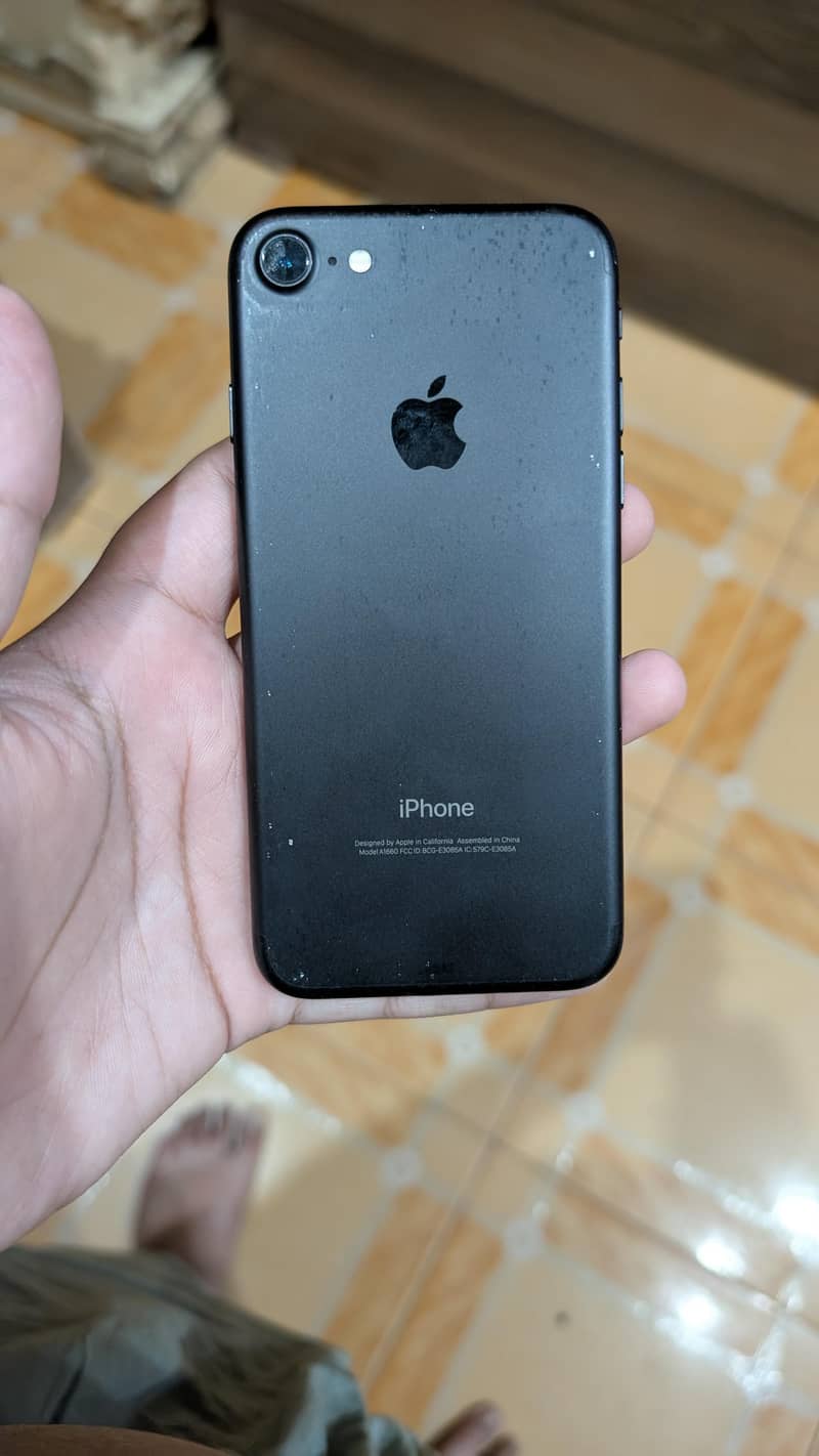 Apple iPhone 7 0