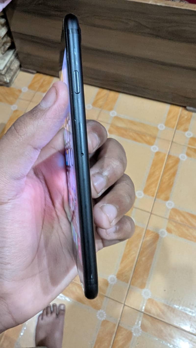 Apple iPhone 7 4