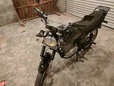 SYZUKI GS 150 SE SPECIAL EDITION