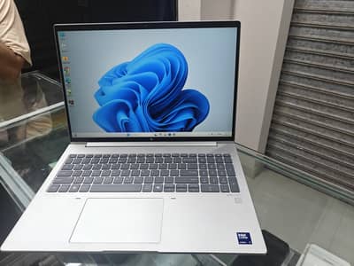 HP Probook 460 G11 CoreUltra 7 8gb Ram 512gb Like New with Box n Charg