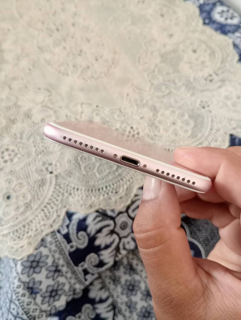 Apple iPhone 7 Plus 4