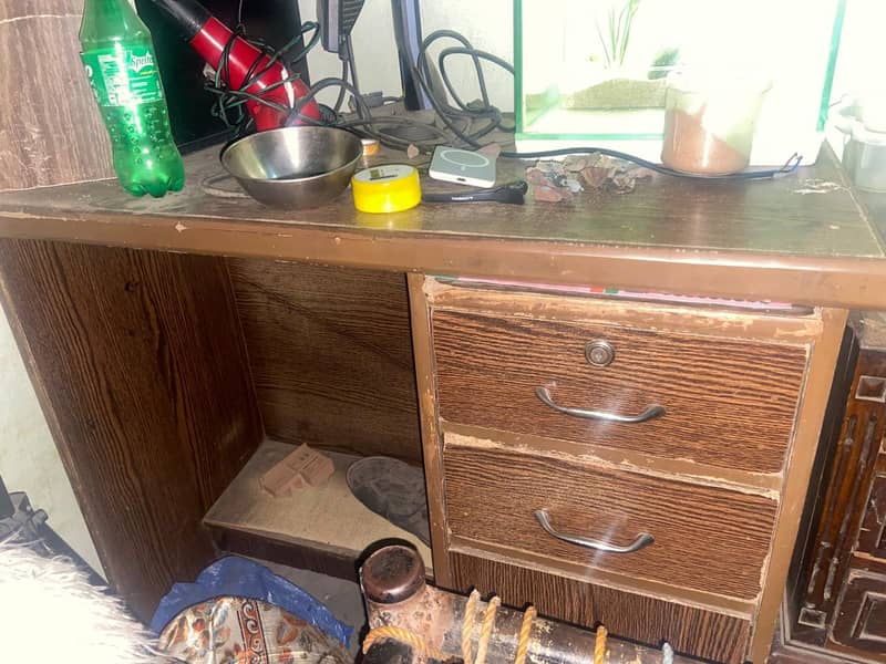 table ki condition bht achu ha 1