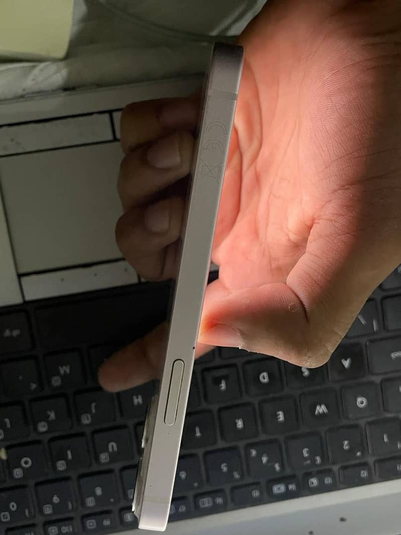Apple iPhone 13 mini 6