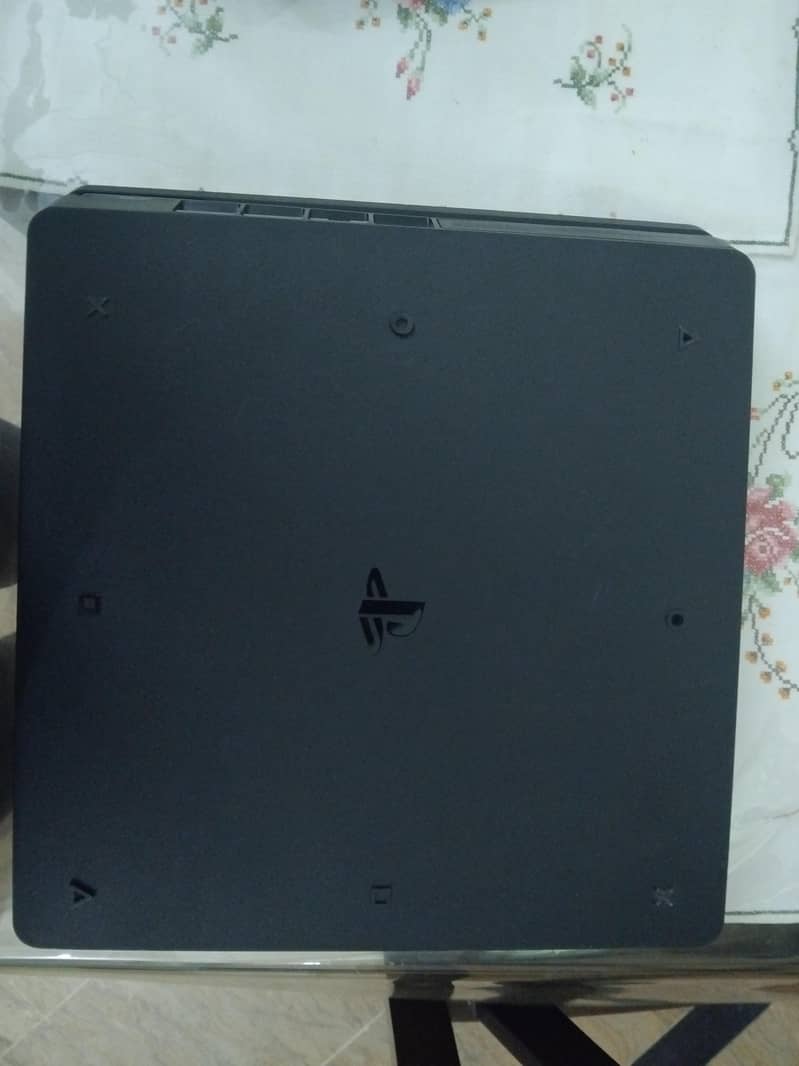 ps4 slim 1