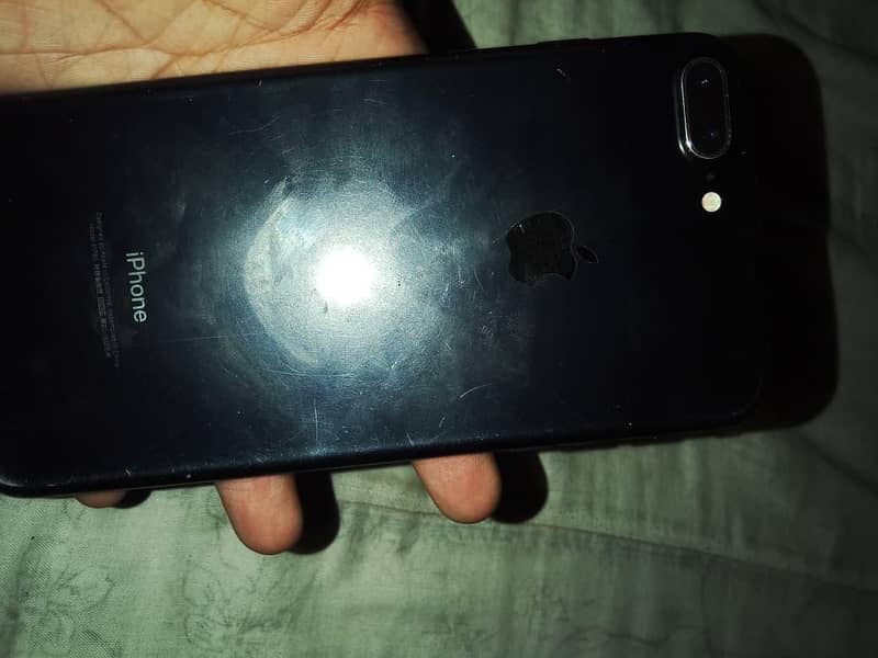 Apple iPhone 7 Plus 1