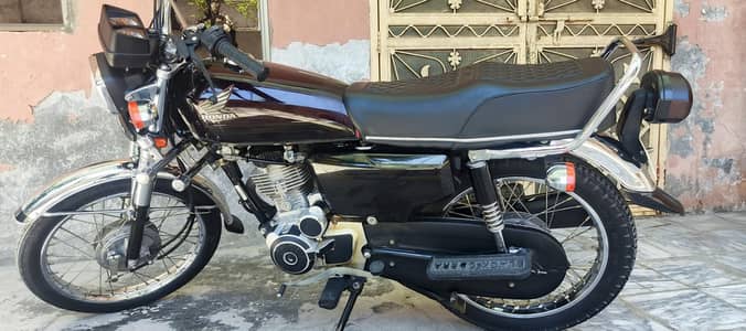 Honda 125 SE pristine condition
