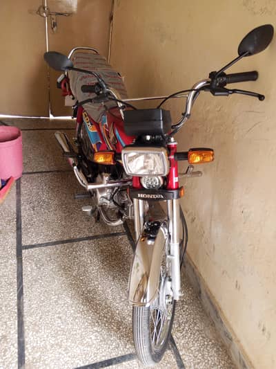 Brand New bike Only 200km Drive
