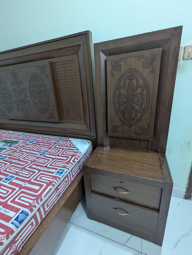 Double bed with dressing 1